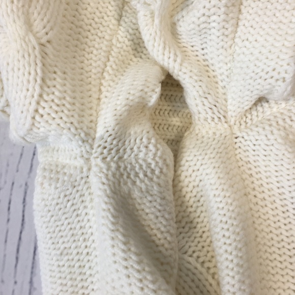 🔥4/$20🔥Tiara Cream Cable Knit Sweater - Picture 6 of 6